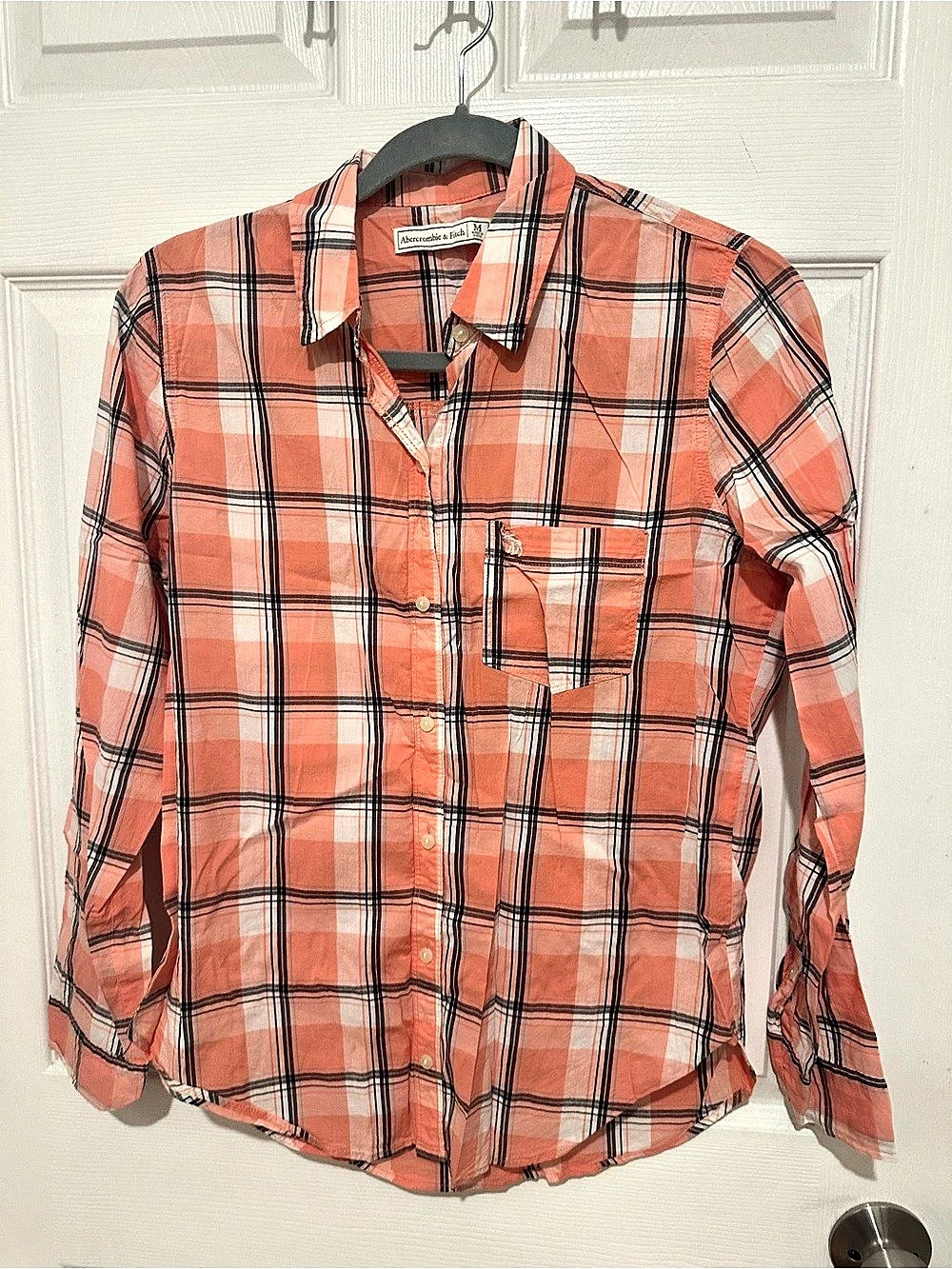 Abercrombie & Fitch Plaid Button Down in Pink Size Medium Like New